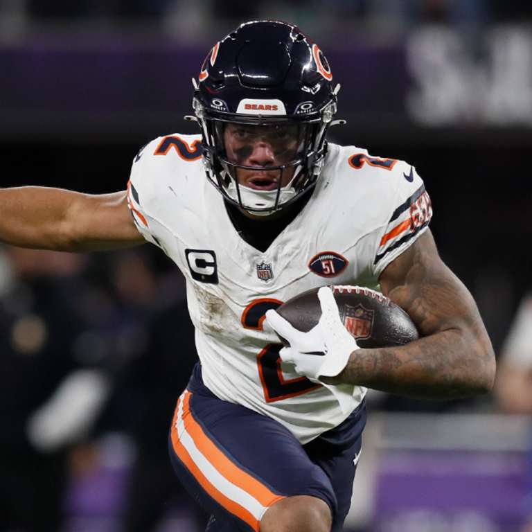 DJ Moore Betting Big on Bears\u0026#39; Revised Strategy - Real News Now