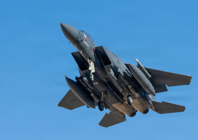 U Jet Iran Claims It Downed U.S. Fighter Jet As Reports Of Bounty On Pilot ...