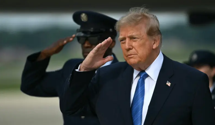 trump salute